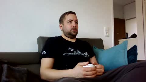 Snapshot of dombio_12 chatting on February 23, 3:29 pm dombio_12 online show from February 23, 3:29 pm