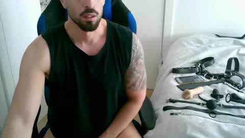 DominatedTitan online show from April 13, 8:18 am