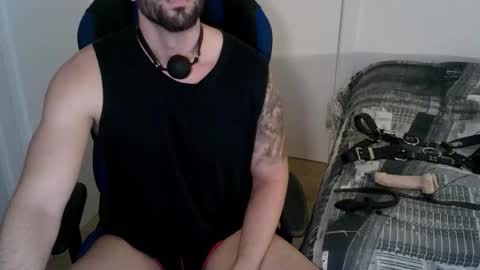 Snapshot of dominatedtitan chatting on October 25, 5:24 pm DominatedTitan online show from October 25, 5:24 pm