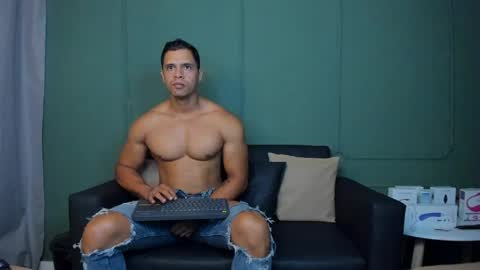 Dominc berry online show from April 22, 12:01 pm