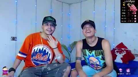 Snapshot of dominic_hanks chatting on December 19, 4:46 pm DOMINIC AND ANDREW online show from December 19, 4:46 pm