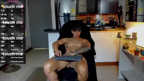 Snapshot of dominic_joness chatting on October 5, 7:32 pm SANTI independent model online show from October 5, 7:32 pm