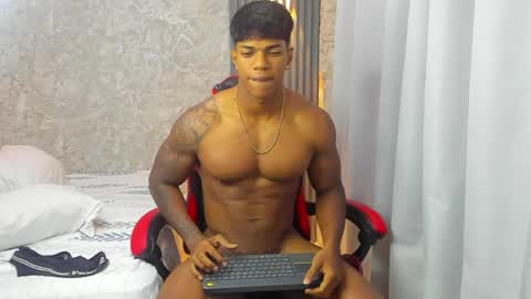 dominic_sg online show from June 5, 6:08 am