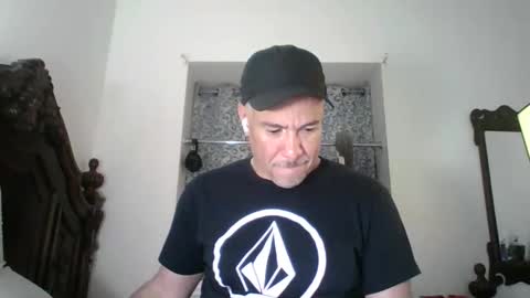 luis online show from May 3, 4:51 am