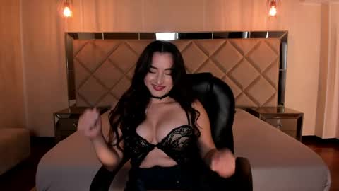 Dominique online show from April 14, 9:29 pm