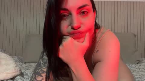 Iara online show from May 17, 11:25 pm
