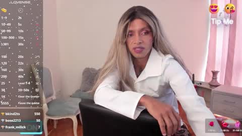 Nicolle online show from March 3, 4:36 pm