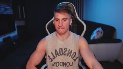 Dorian Reyes online show from November 10, 2:36 am