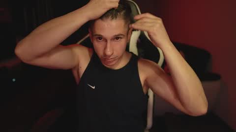 Dorian Reyes online show from June 7, 1:44 am