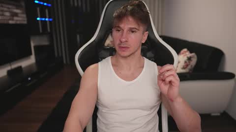 Dorian Reyes online show from October 26, 2:01 am