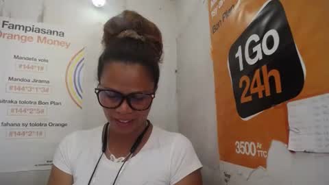 DorothyInsky online show from February 24, 10:15 am