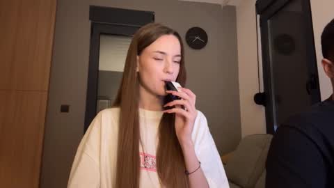 Alice and Mark online show from October 18, 7:51 pm