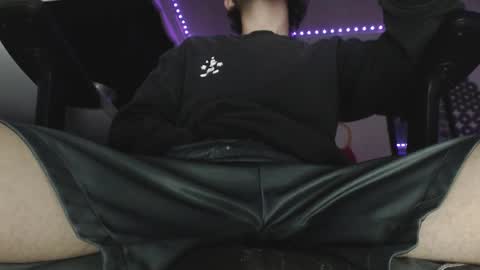 douglas_drake online show from October 13, 8:27 am