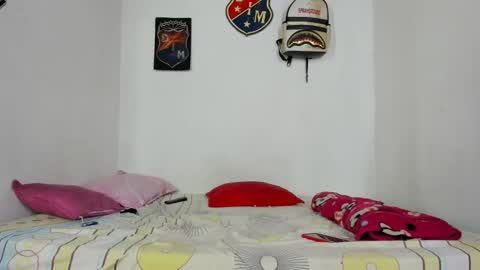 douglas_gallegos online show from December 11, 7:03 pm