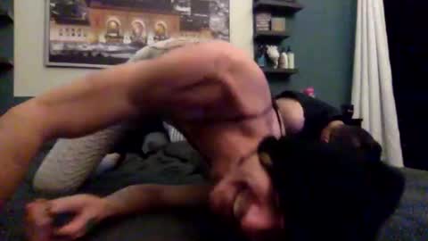 Douxi online show from November 30, 7:15 am