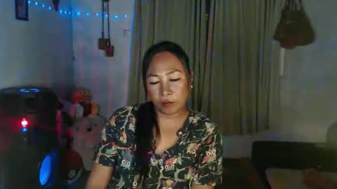 doyouwantme143 online show from February 6, 3:48 pm