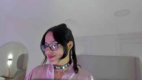 N E N A  online show from October 3, 4:21 am