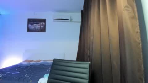 Johnny online show from February 22, 8:11 pm