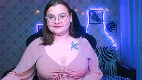 dreamforyoue2 online show from December 19, 7:31 pm