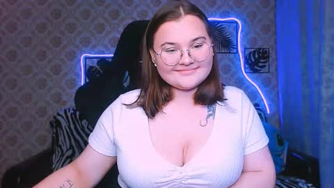 dreamforyoue2 online show from October 23, 8:53 pm