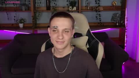 im Kai ntmu online show from April 12, 9:02 am