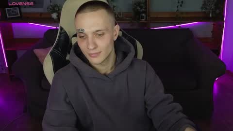 im Kai ntmu online show from April 15, 9:01 am