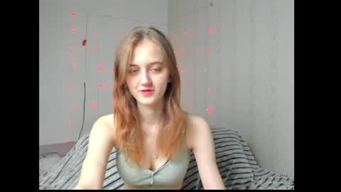 dreamy_pollyyy online show from April 13, 4:22 pm