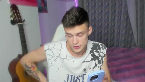 Adam Dream online show from October 30, 7:25 pm