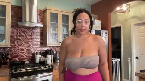 RIRI OR DREAMY online show from June 4, 2:34 pm