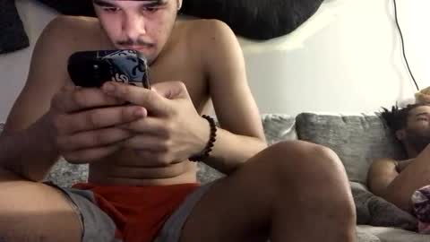 2xTheTrouble online show from February 15, 9:57 pm