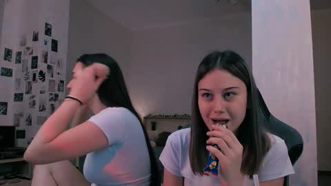 Adeletall and Aliya online show from December 2, 12:47 pm