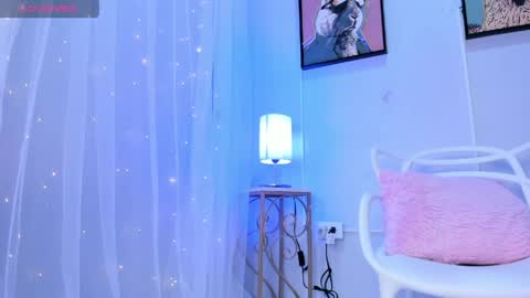 dulce__fiore07 online show from May 12, 4:49 pm
