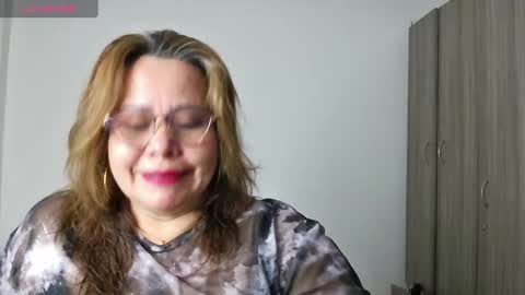 Snapshot of dulce_anahi_ chatting on October 21, 1:00 am Im Dulce online show from October 21, 1:00 am