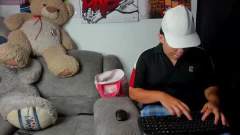 dulce_and_lion online show from October 14, 4:15 am