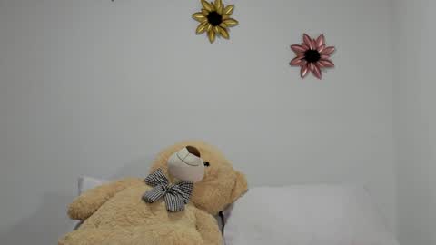 Dulce  online show from January 29, 2:51 am