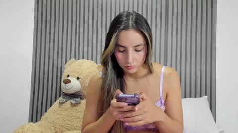 Dulce  online show from March 5, 1:50 pm