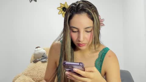 Dulce  online show from January 22, 1:42 pm