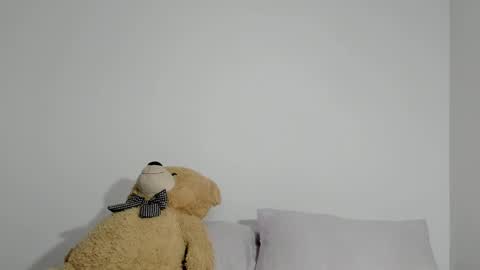 Dulce  online show from February 19, 1:39 pm