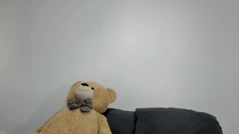 Dulce  online show from February 22, 1:02 pm