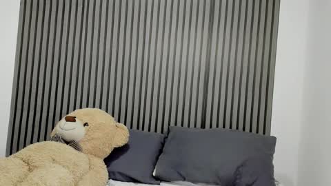 Dulce  online show from September 19, 1:59 pm