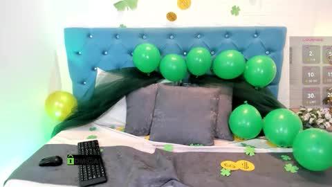 Dulce  online show from March 17, 8:14 pm