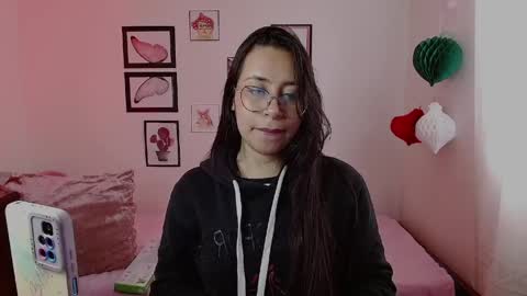 Dulce online show from April 10, 11:48 am