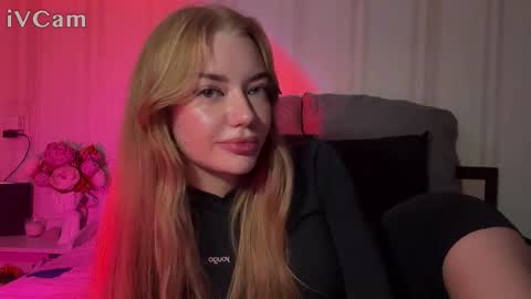 Snapshot of duomystique chatting on October 18, 5:28 pm duomystique online show from October 18, 5:28 pm