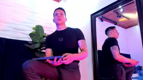 Dustin Sonne online show from December 4, 4:01 am