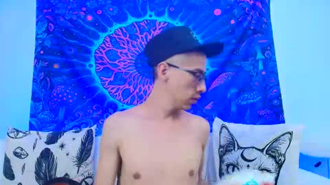 Dustin Dollin online show from June 1, 6:09 pm