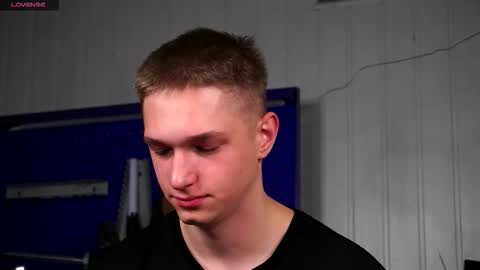 Dustyn online show from November 27, 3:09 pm