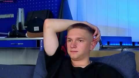 Dustyn online show from October 10, 4:46 pm