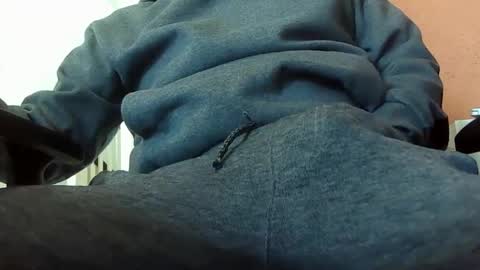 Snapshot of dweav240 chatting on February 20, 6:13 pm dweav240 online show from February 20, 6:13 pm