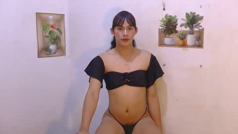dy_namite online show from May 6, 6:25 pm