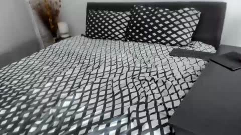 Dyanne online show from February 19, 7:37 pm